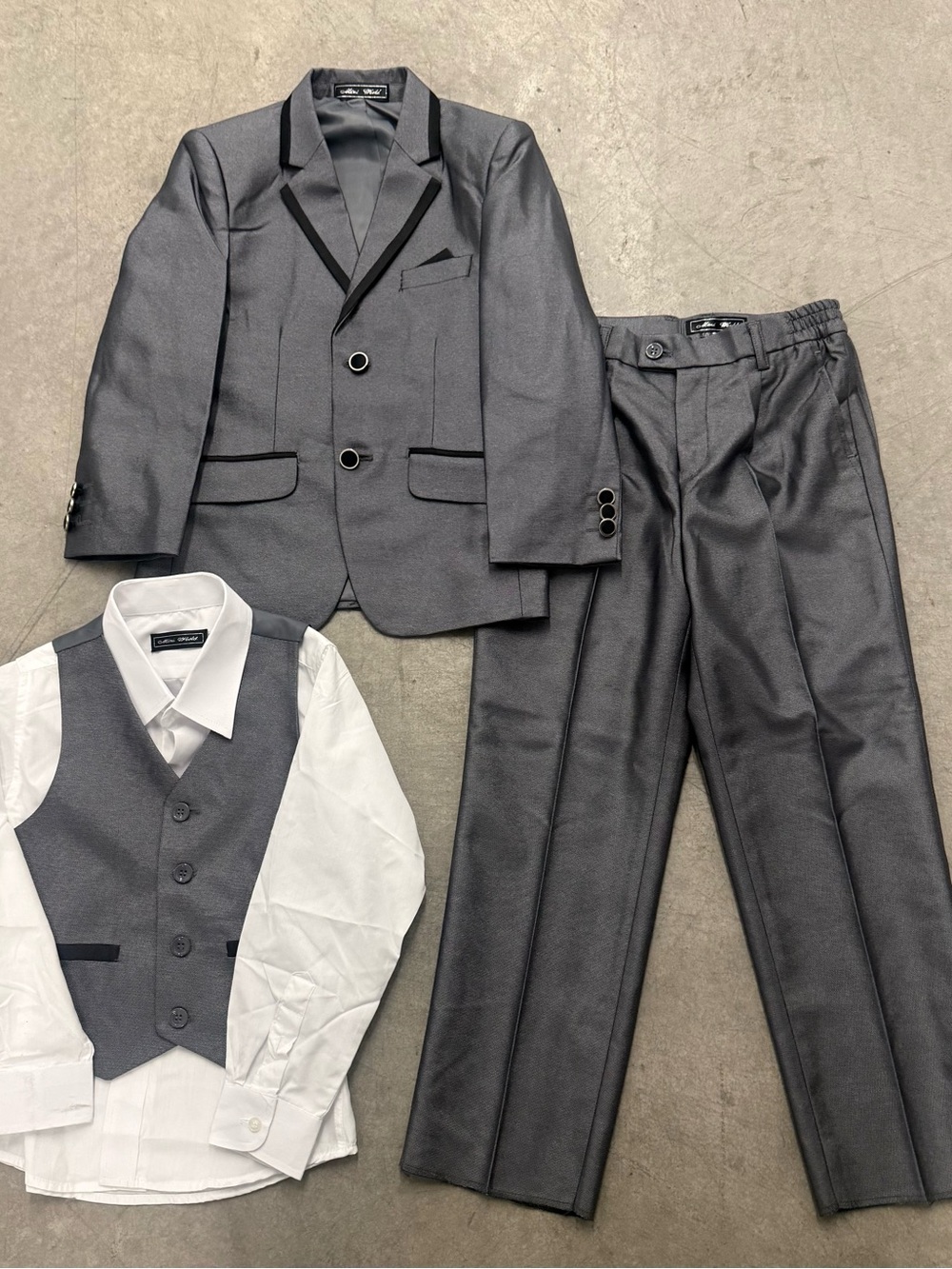 Mini World 4 Piece Silver Lame Suit with Black Accents (See Measurements) NWOT
